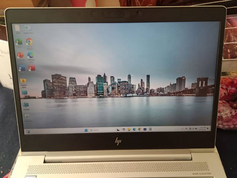 hp 8 generation core i5 touch supported laptop 2