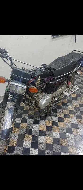 Honda CG125 Argent sale 112000 (0323:411'8535 5