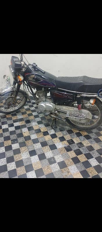 Honda CG125 Argent sale 112000 (0323:411'8535 6