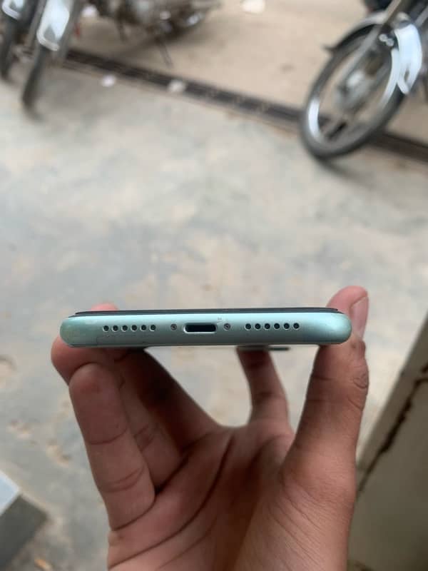 iPhone 11 128gb NON PTA 1