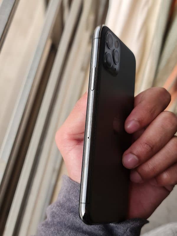 iphone 11 pro pta approved 256gb 5