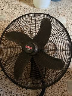 fan almost new