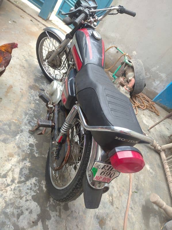 Honda 125 2012 4