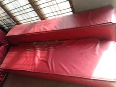 sofa cumbed red color Good condition