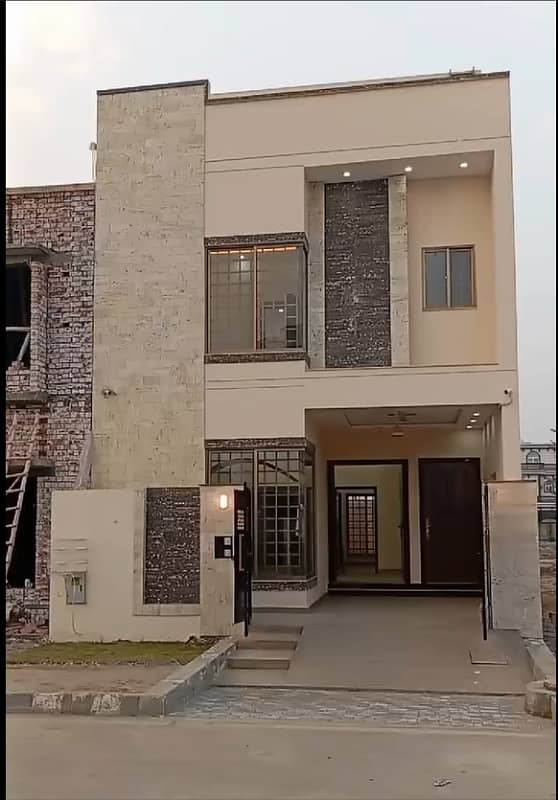 5 MARLA HOUSE FOR RENT IN M8 SECTOR B2 BLOCK LAKE CITY LAHORE 0