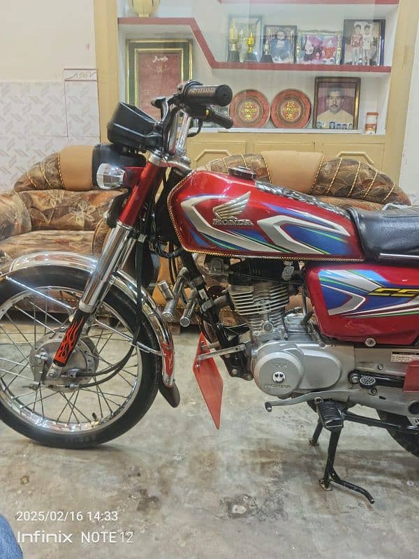 CG 125 RED COLOR 2022 MODEL 0