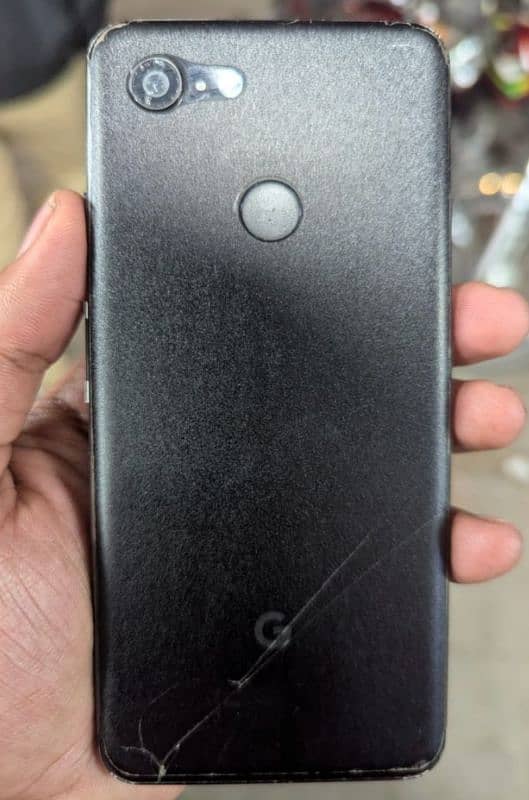 google pixel 3XL 9/10 saf phone camera bhot acha hai 1