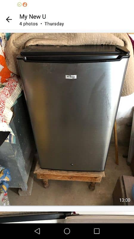 Room fridge in Good Condition. . 1
