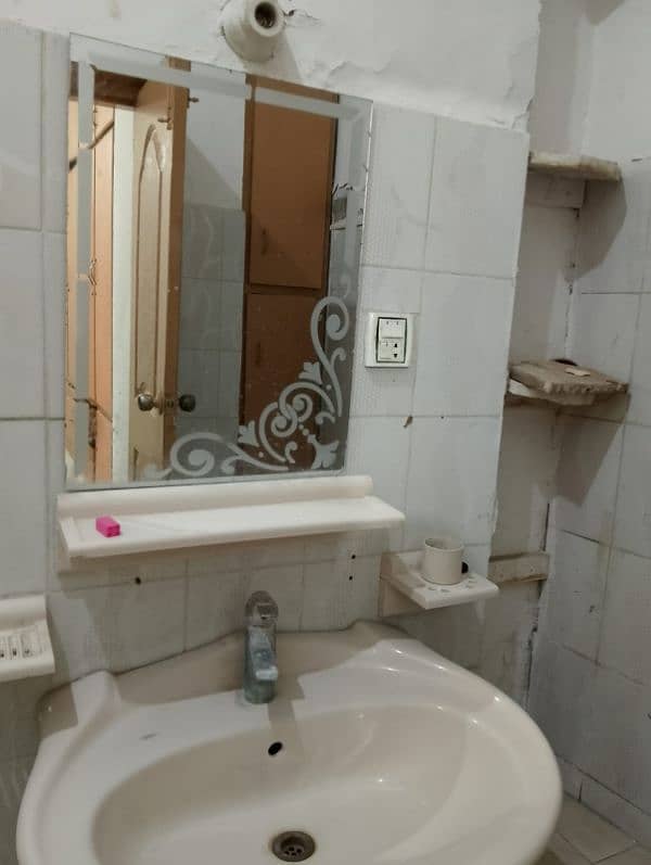 House for rent in munawar colony in street opposite gelani mart. 14