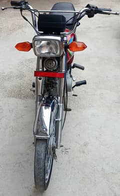 Full new condition bike kohi kam nhi hy.