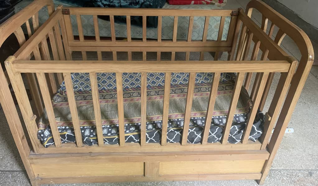 Baby cot 3