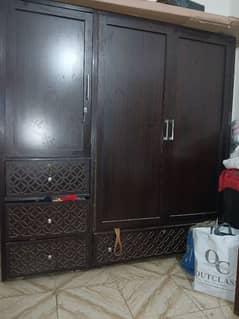 3 door almirah/ Cupboard for sale