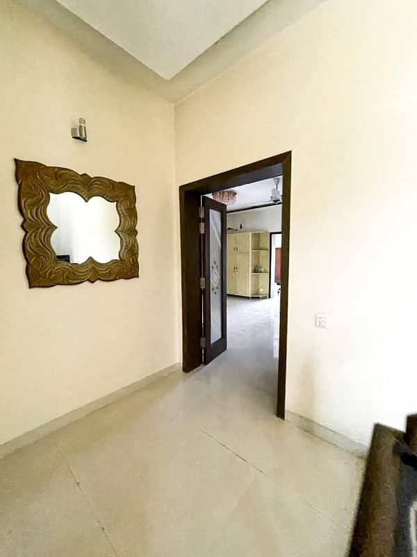 10 Marla Used House For Sale In Bahria Town Lahore 5