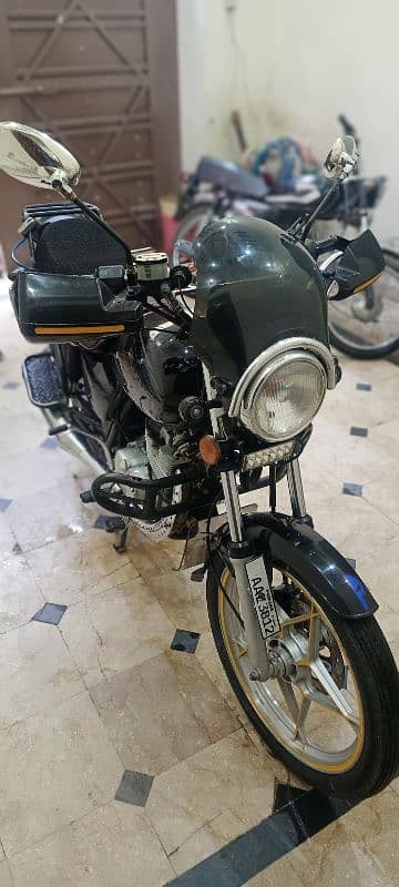 Suzuki Gs 150 2