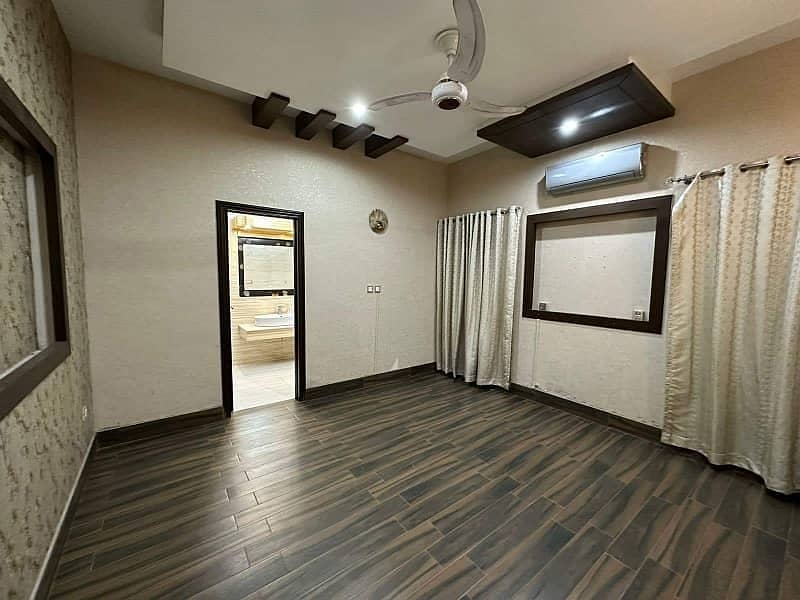 10 Marla Luxury Non Furnished Lower Portion Available For Rent In Bahria Town Lahore 6