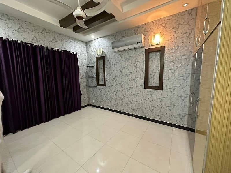 10 Marla Luxury Non Furnished Lower Portion Available For Rent In Bahria Town Lahore 10