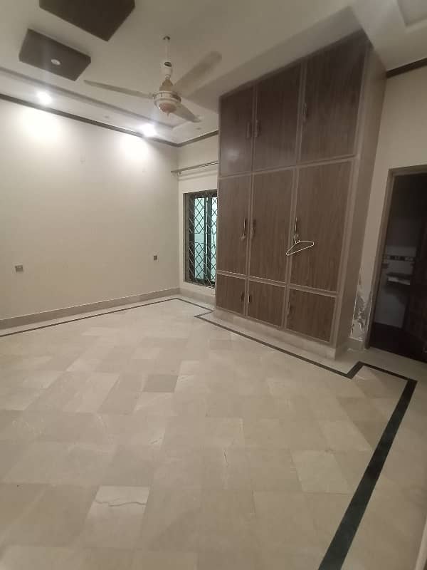 11 Marla Upper Portion Available For Rent In Khayaban Garden Sargodha Road Faisalabad 0