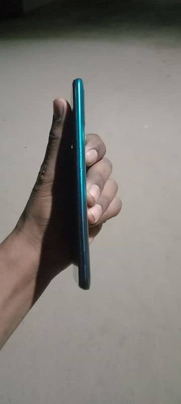 Infinix hot 9 play ! Ram 4.64 Battery 6000MH Box sath ha 0