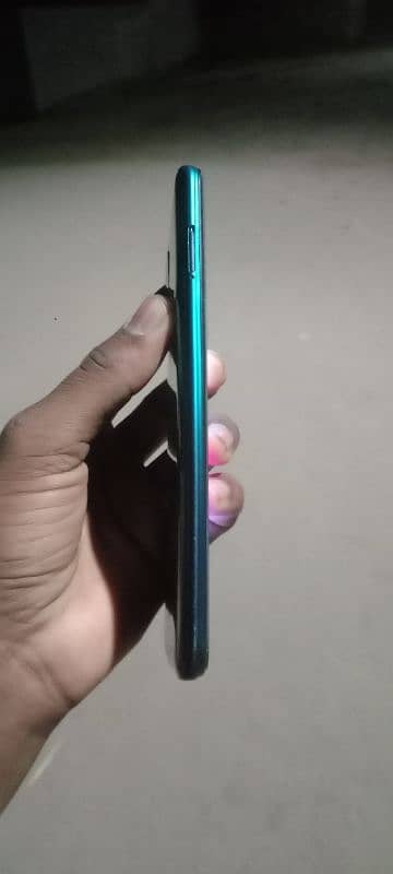 Infinix hot 9 play ! Ram 4.64 Battery 6000MH Box sath ha 1