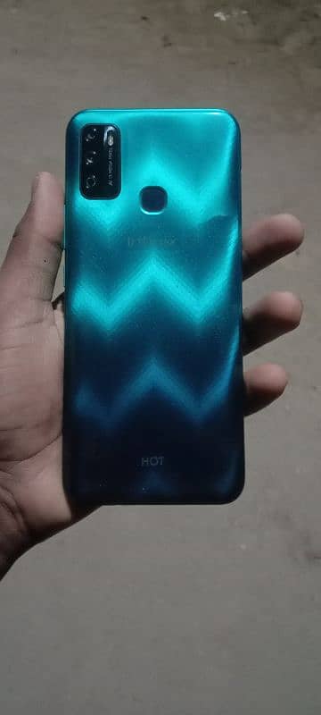 Infinix hot 9 play ! Ram 4.64 Battery 6000MH Box sath ha 3