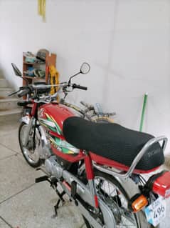 Honda CD 70 2022 model 1st owner 3900km used only isl num03359845973