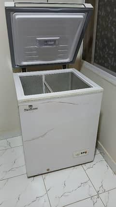 Dawlance deep freezer