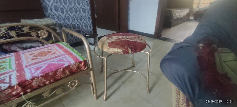Iron Dewan with two stoles 2