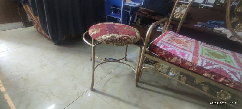Iron Dewan with two stoles 3