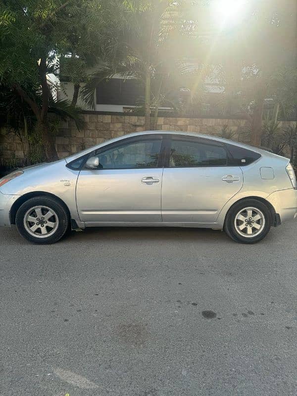 Toyota Prius 2007 Reg 2013 For Sale in Karachi 3