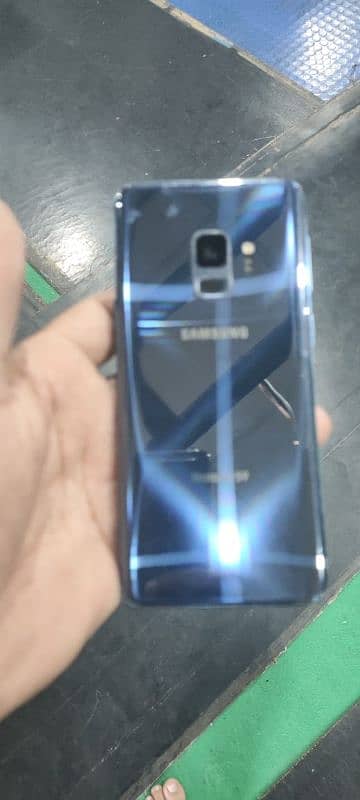 Samsung galaxy S9   pta approved 4 GB ram and 64 GB memory 1