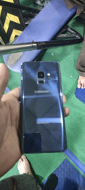 Samsung galaxy S9   pta approved 4 GB ram and 64 GB memory 5