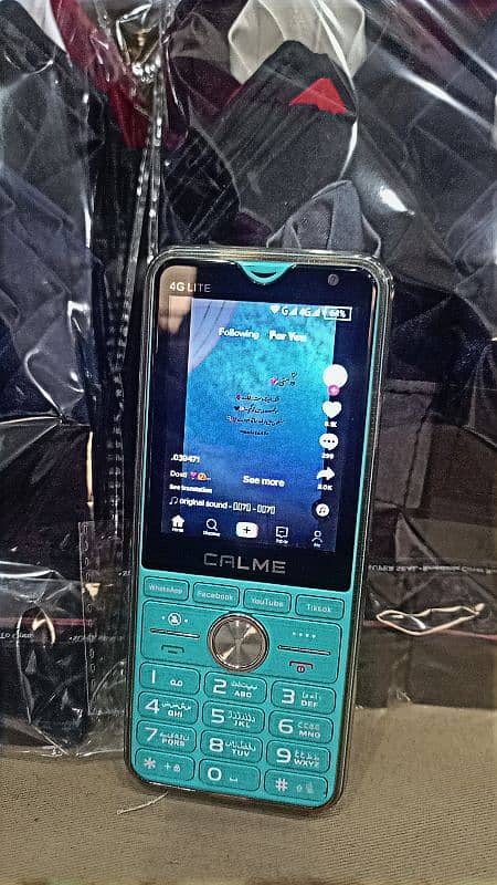 Calme 4G LITE  mobile with complete box 3