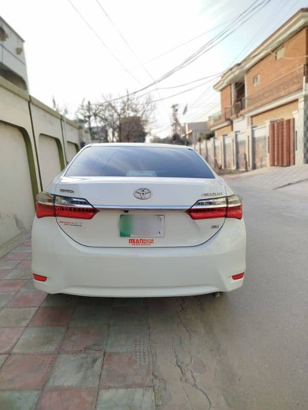 Toyota Corolla GLI 2018. Total Geniune. Lahore registered 1