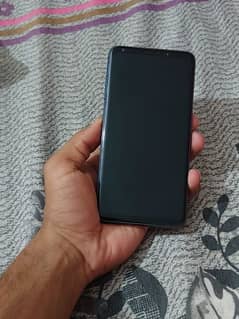 lg v 30 thinq all ok just little  back crack