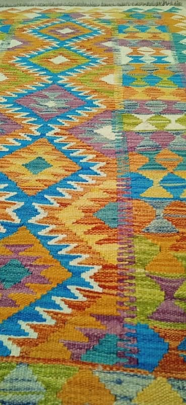 carpet / luxury/ Turkish / afghani / centre piece / kilim /rug 1