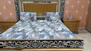 bed king size with dressing table and two side tables