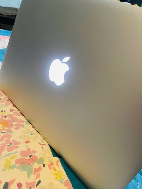 Apple MacBook Air 2015 8