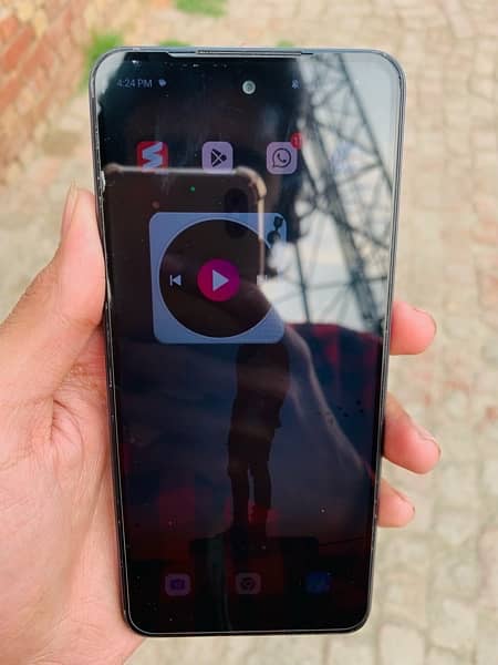 infinix smart 8 4+4/64 gb 7