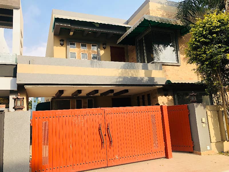 10Marla Used House For Sale In Shaheen Block Bahria Town Lahore. 0