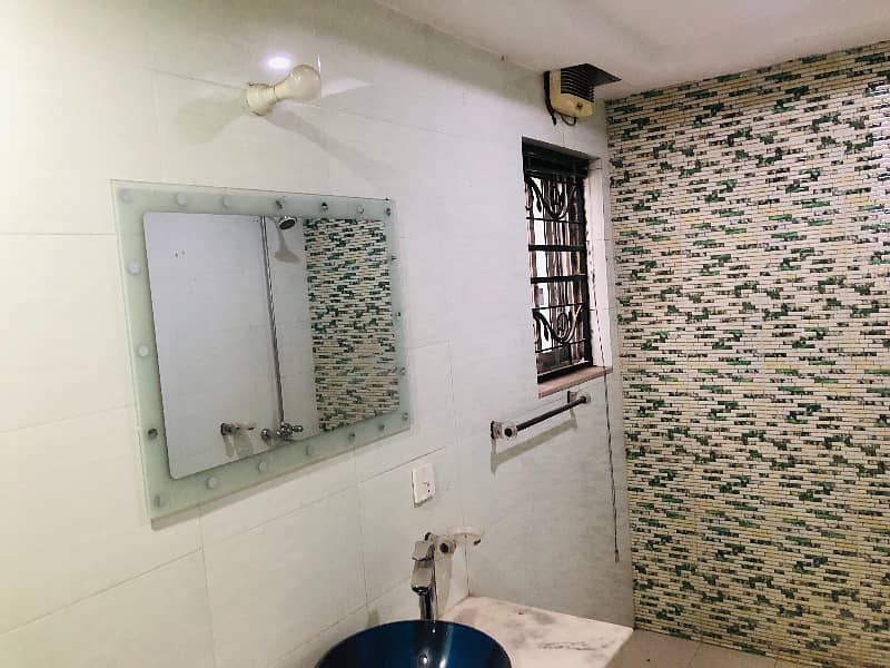 10Marla Used House For Sale In Shaheen Block Bahria Town Lahore. 16