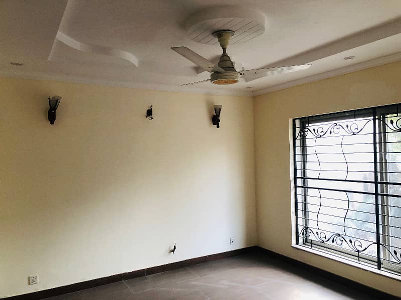 10Marla Used House For Sale In Shaheen Block Bahria Town Lahore. 19