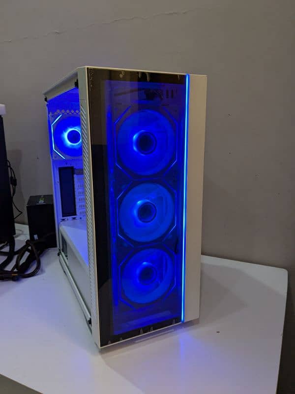 Deep Cool Matrix CASING with lianli infinity style fans 3