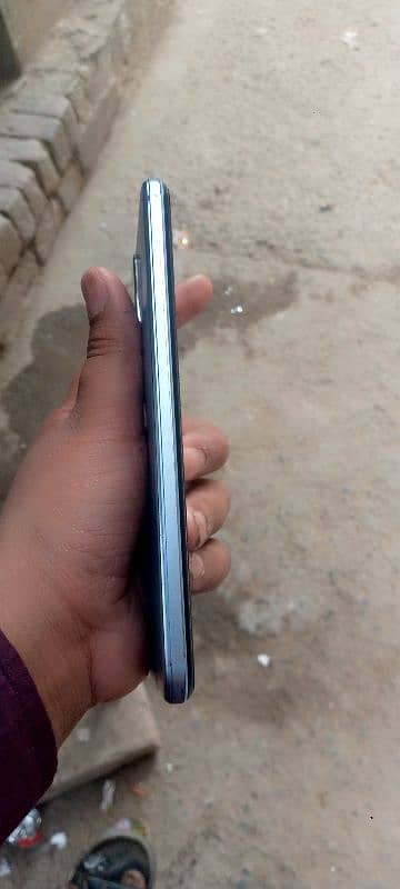 urgent sale vivo y33s 8 128 new condition 2