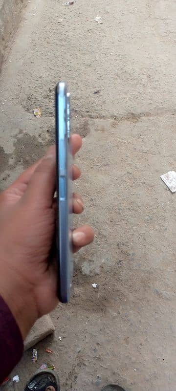 urgent sale vivo y33s 8 128 new condition 3