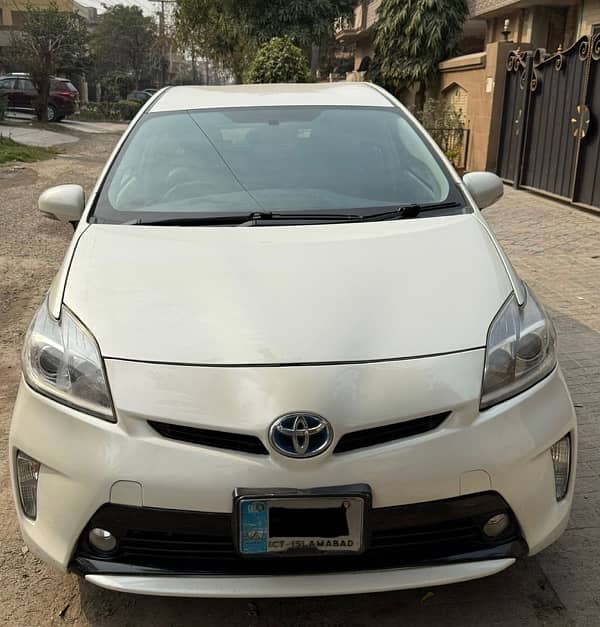 Toyota Prius 2015 1