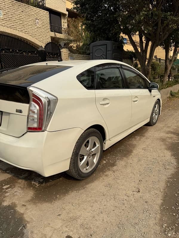 Toyota Prius 2015 6