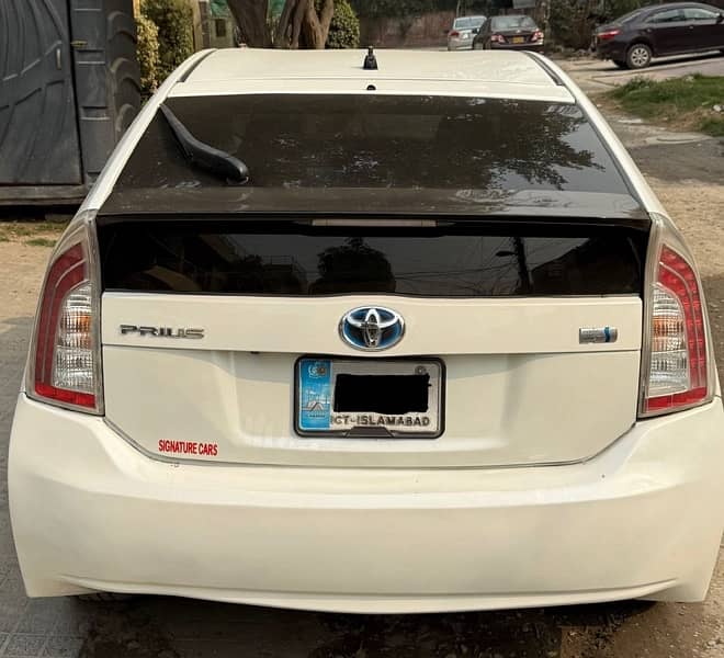 Toyota Prius 2015 9