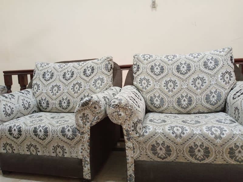 Gently used 7 seater sofa set for sale 0