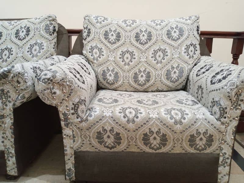 Gently used 7 seater sofa set for sale 2