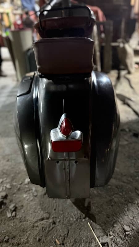 grey vespa 3